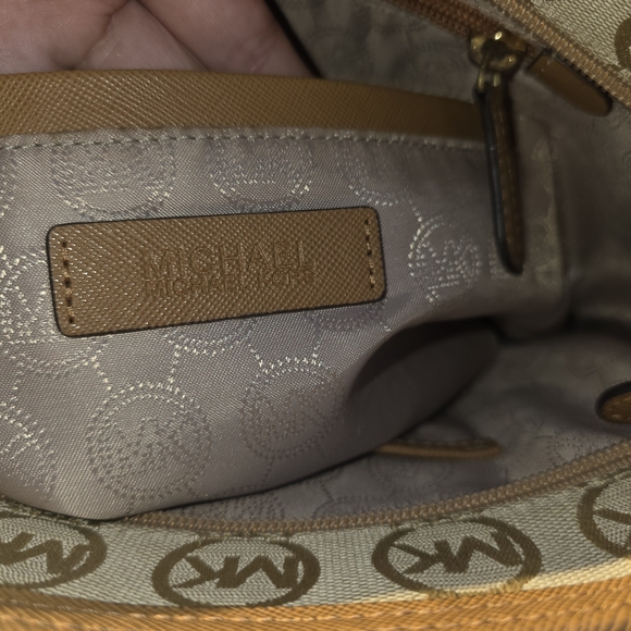 MICHAEL Michael Kors Kempton Signature Medium Pocket Tote Authentic Beige/Camel/ - Picture 7 of 11